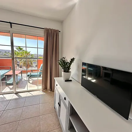 Sun & Heated Pool Apartment Los Cristianos (Tenerife)
